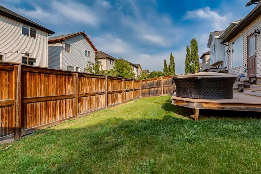 82 Everglen Crescent SW