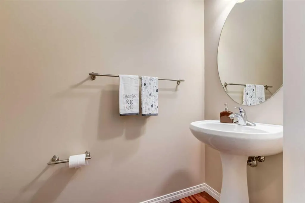 82 Everglen Crescent SW