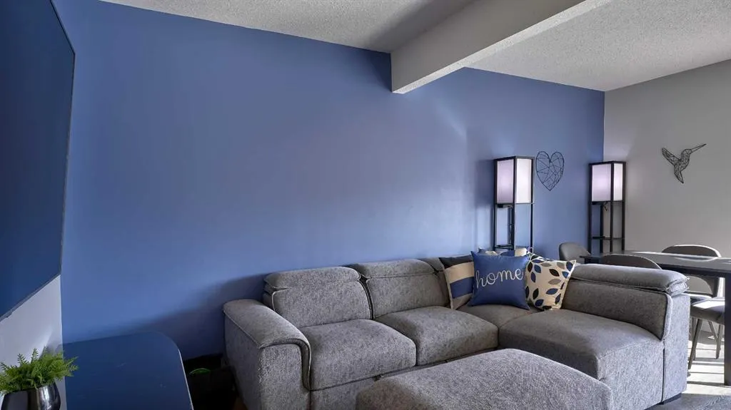 567 Edmonton Trail NE, #9