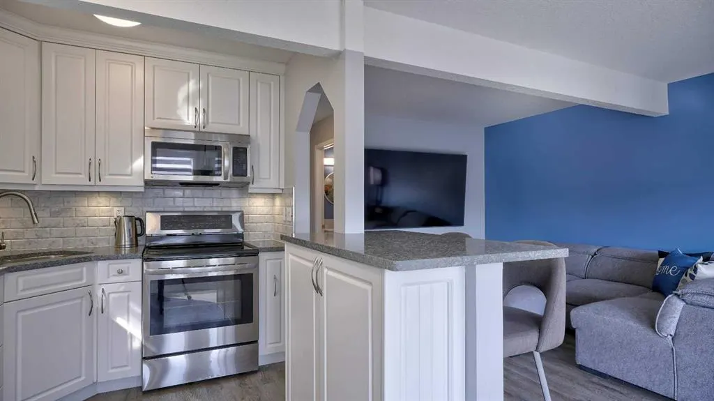 567 Edmonton Trail NE, #9
