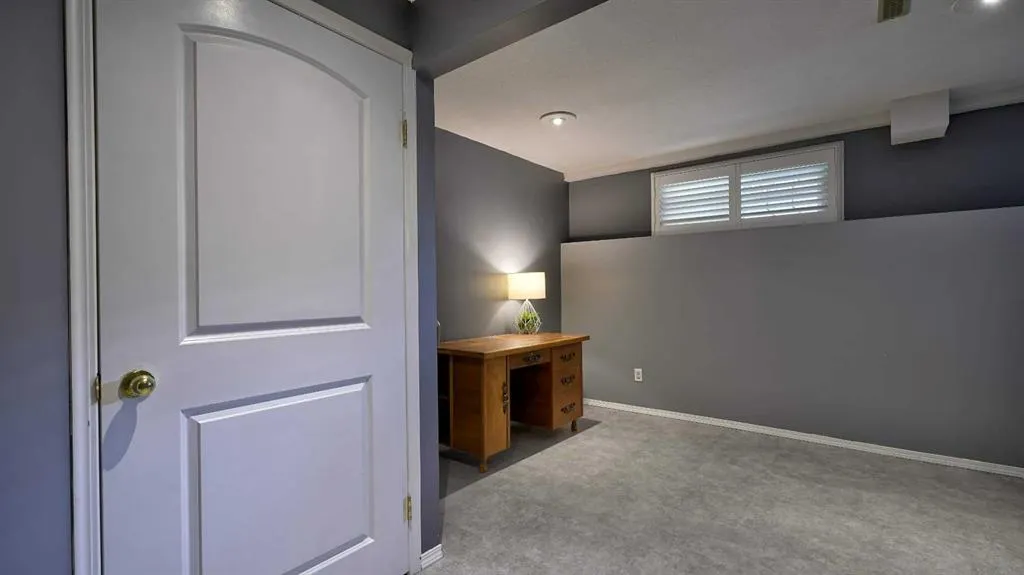 567 Edmonton Trail NE, #9