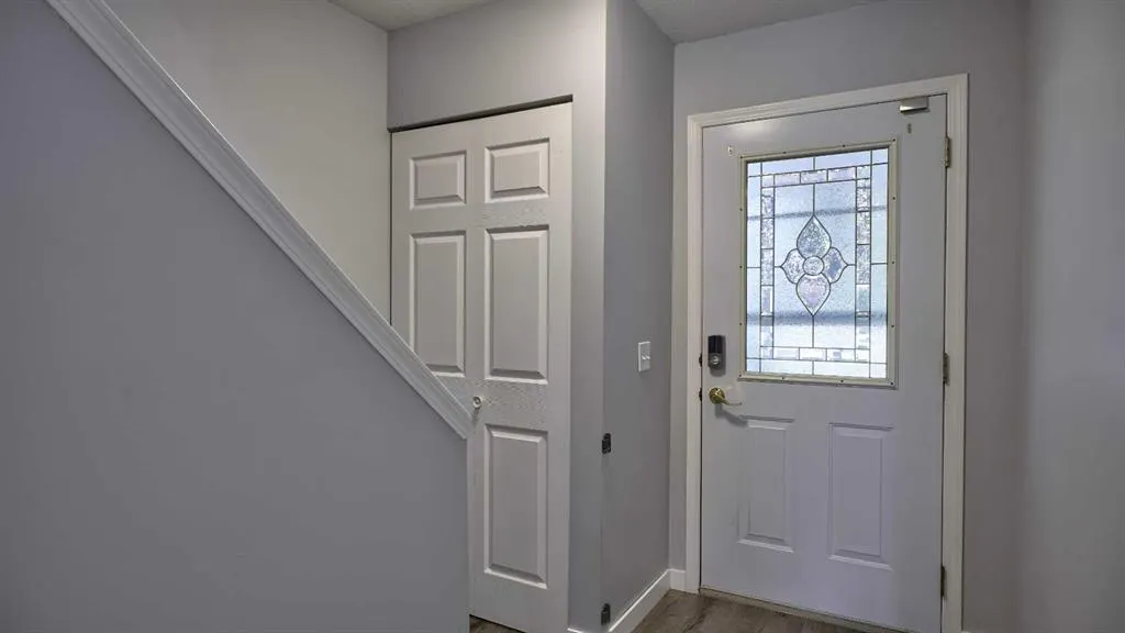 567 Edmonton Trail NE, #9