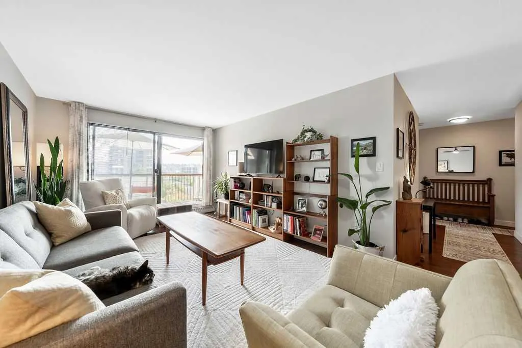 1011 12 Avenue SW, #704