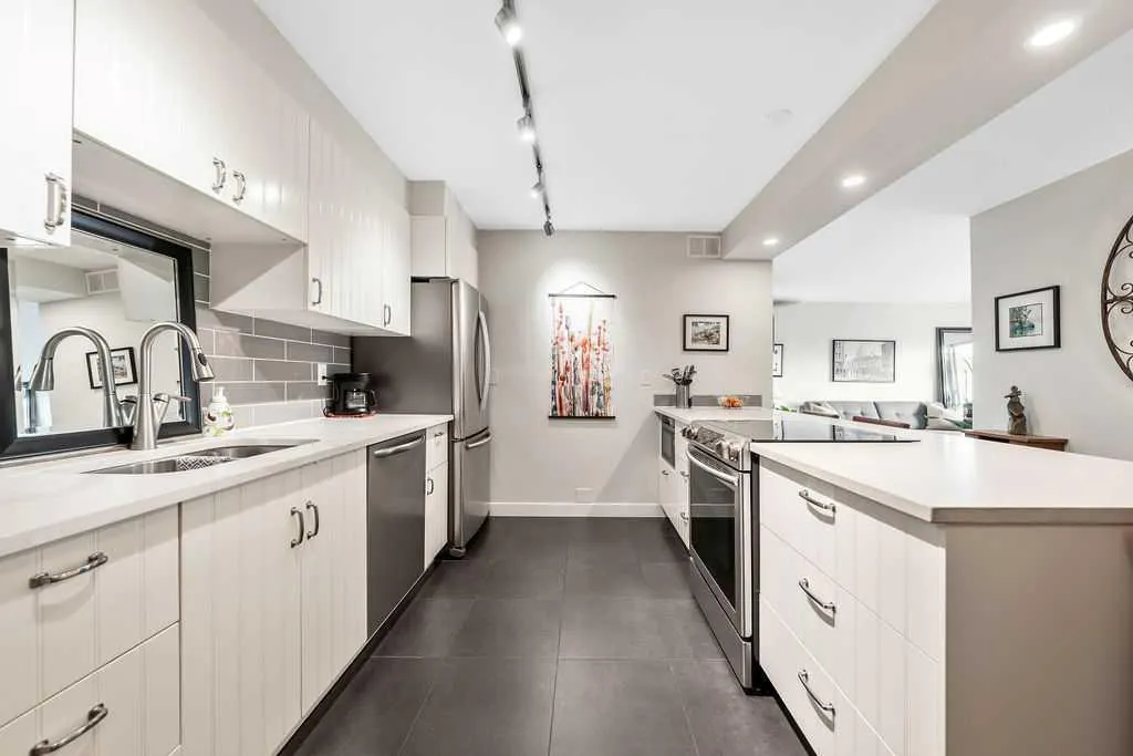 1011 12 Avenue SW, #704