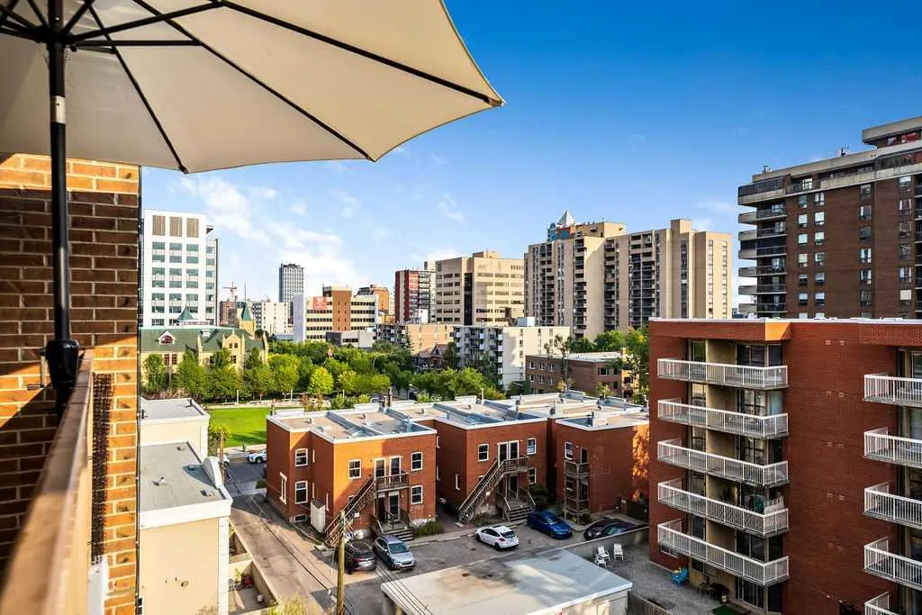1011 12 Avenue SW, #704