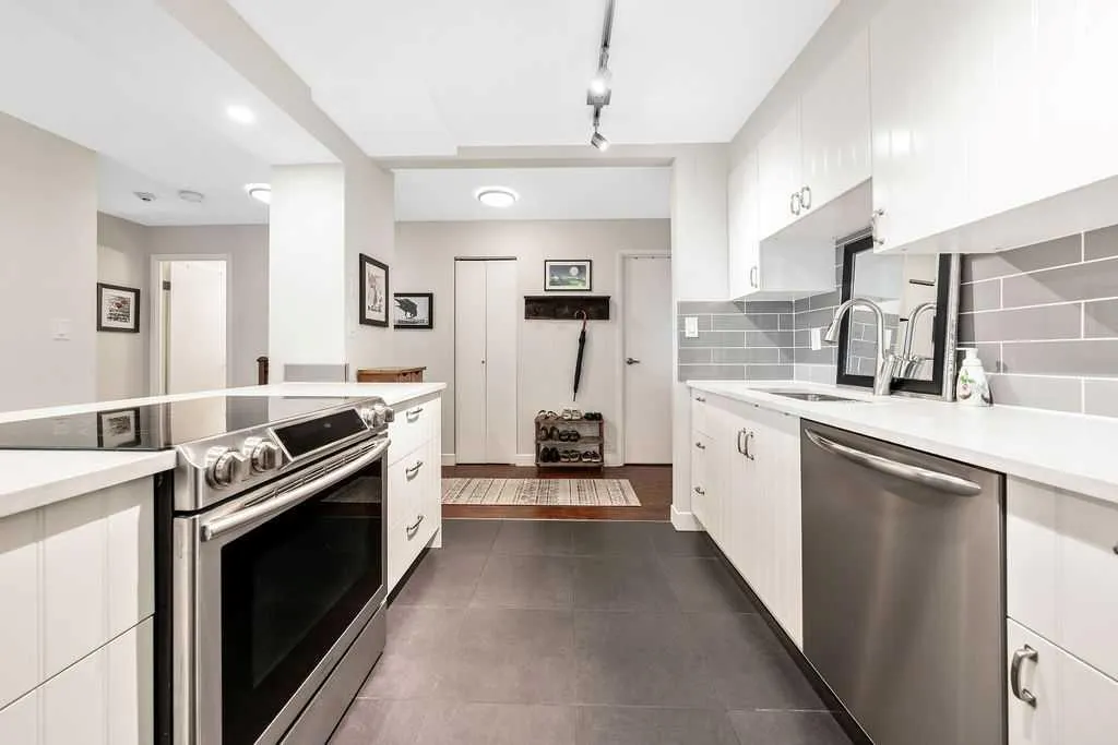 1011 12 Avenue SW, #704