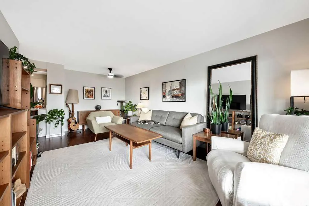 1011 12 Avenue SW, #704