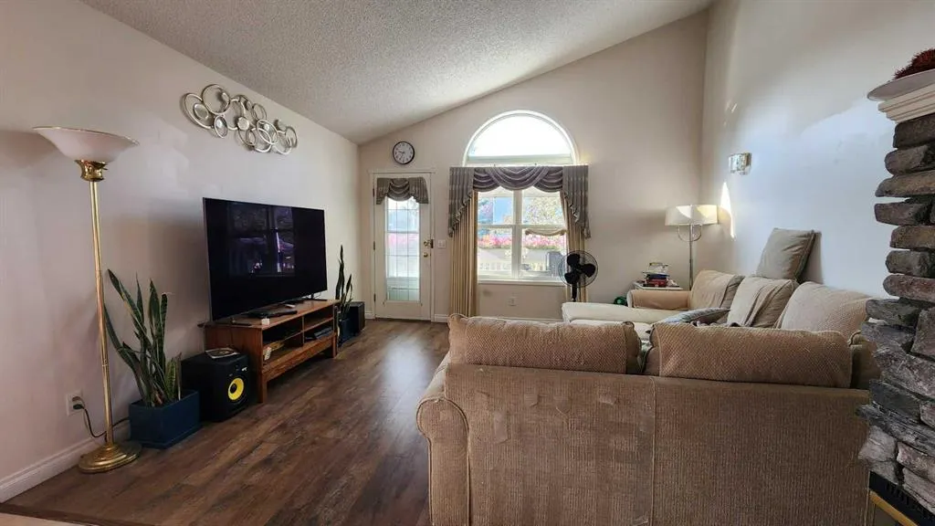 147 Bridlewood Road SW