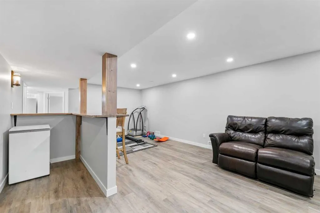 249 Acadia Drive SE
