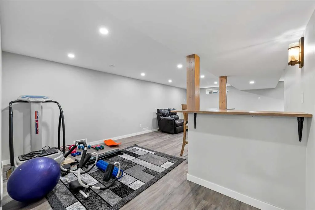 249 Acadia Drive SE