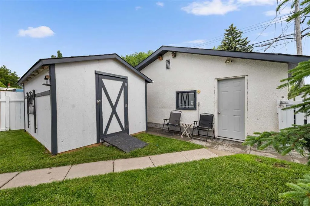 249 Acadia Drive SE