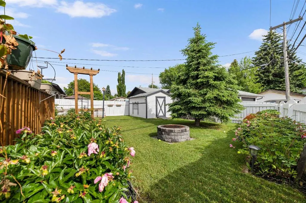 249 Acadia Drive SE