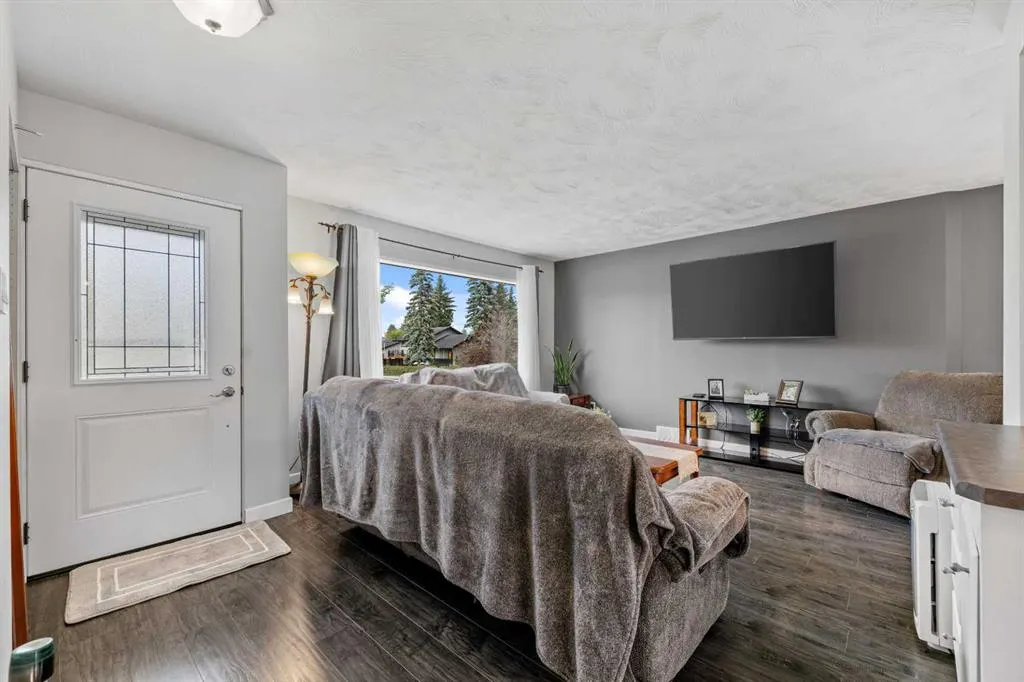 249 Acadia Drive SE