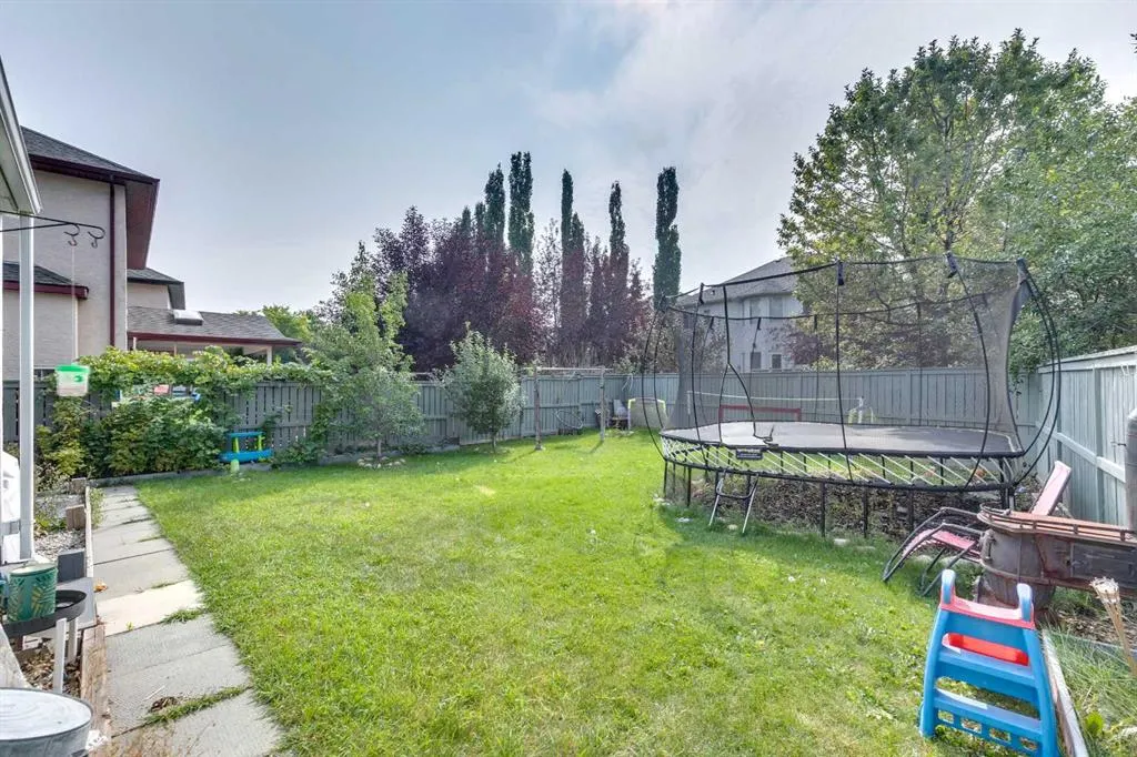 1374 Strathcona Drive SW