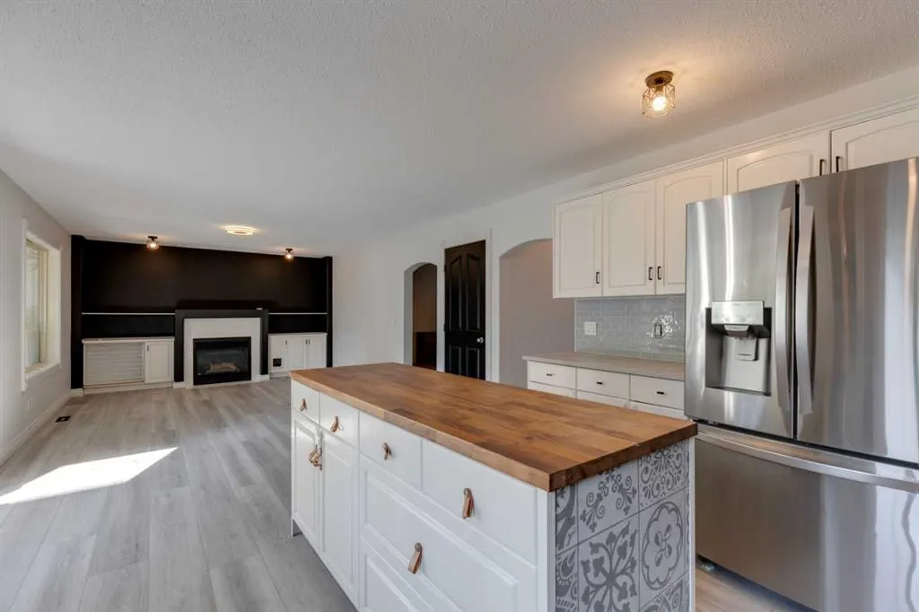 1374 Strathcona Drive SW