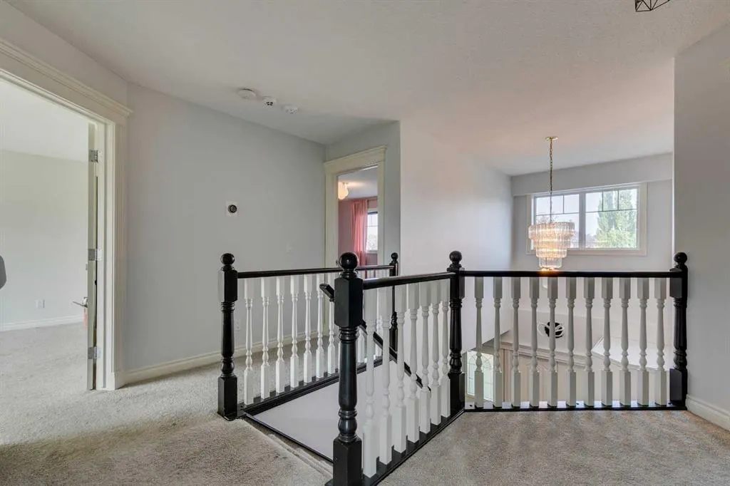 1374 Strathcona Drive SW