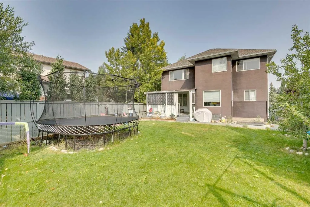 1374 Strathcona Drive SW