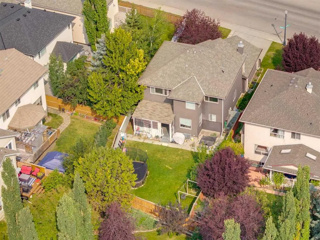 1374 Strathcona Drive SW