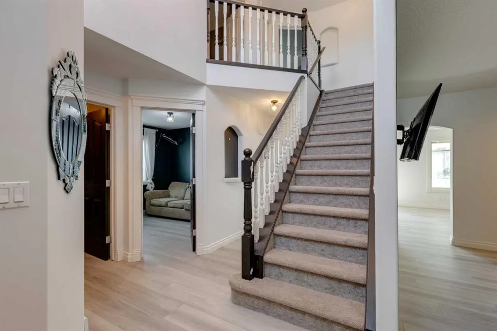 1374 Strathcona Drive SW