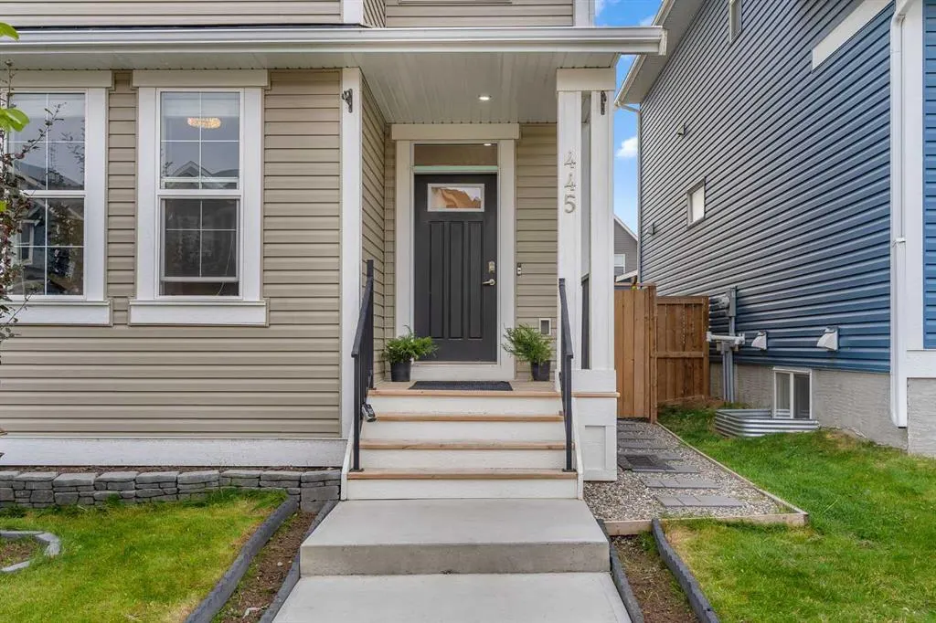 445 South Point Glen SW