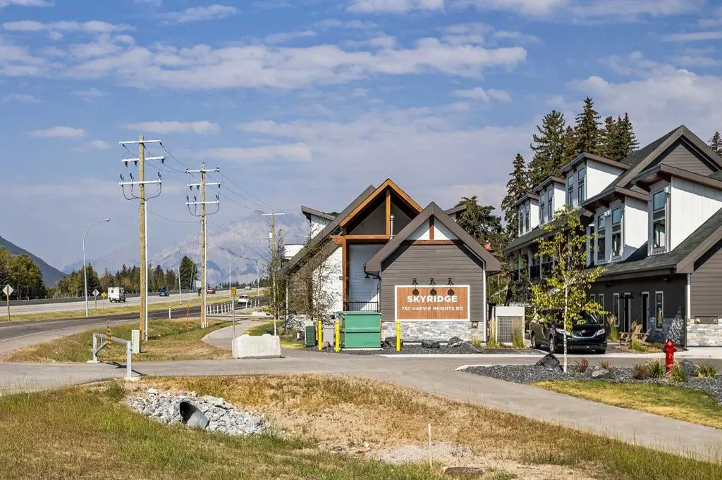 750 Harvie Heights Road, #204