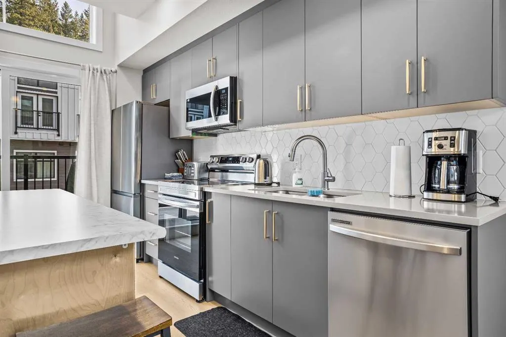 750 Harvie Heights Road, #204