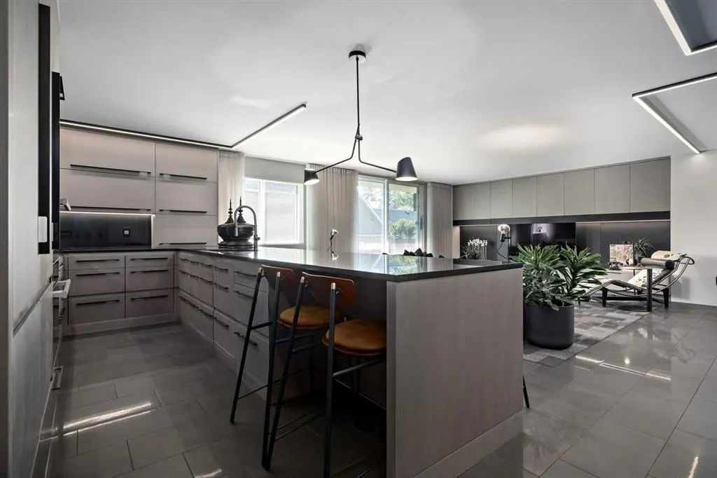 629 Royal Avenue SW, #404
