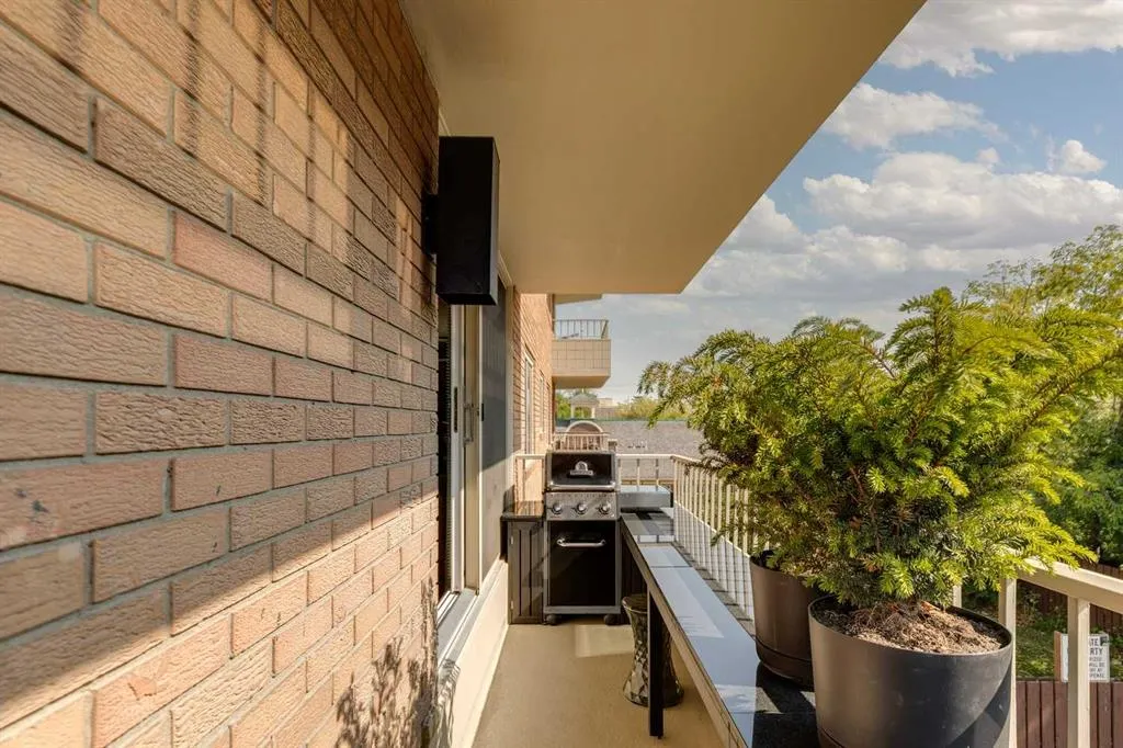 629 Royal Avenue SW, #404