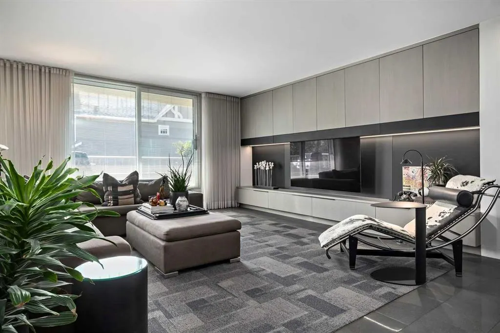 629 Royal Avenue SW, #404
