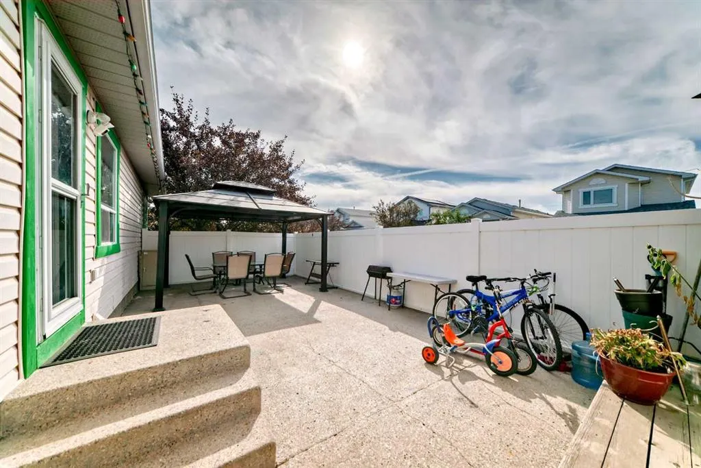 189 Applemead Close SE