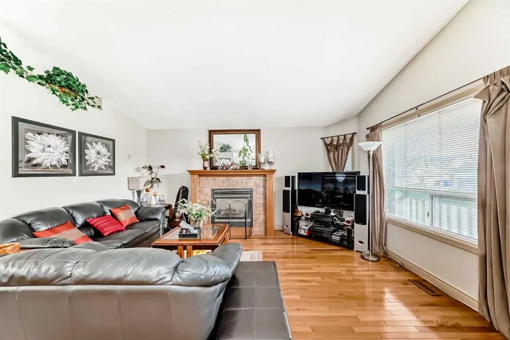189 Applemead Close SE