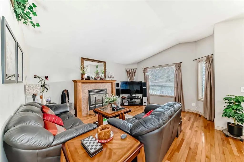 189 Applemead Close SE