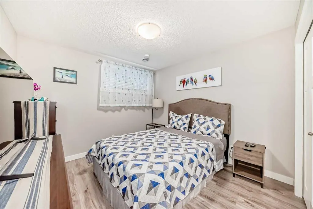 720 Livingston Hill NE