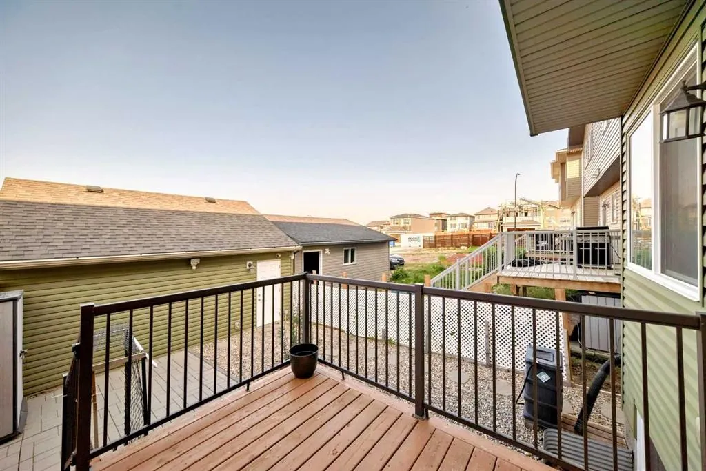 720 Livingston Hill NE