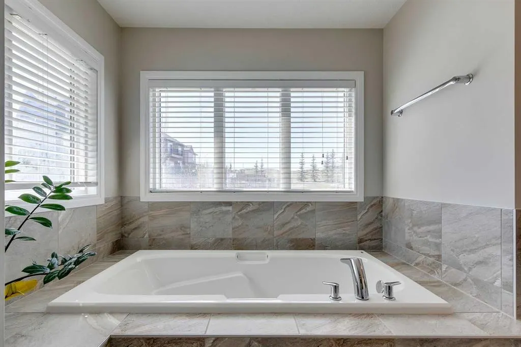 43 Nolancrest Manor NW