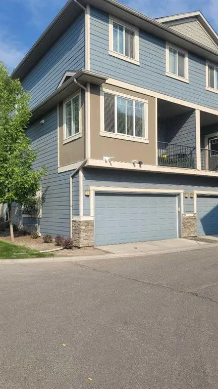 215 Panatella Walk NW