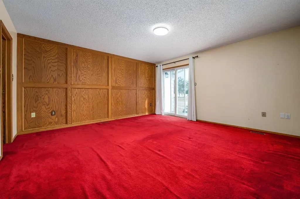 116 6 Avenue W