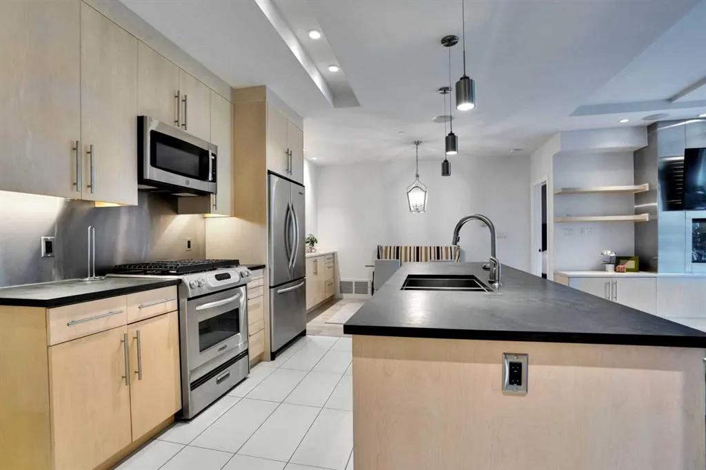 701 3 Avenue SW, #205