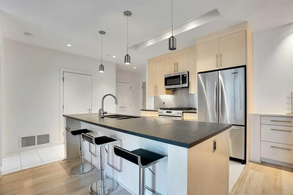 701 3 Avenue SW, #205