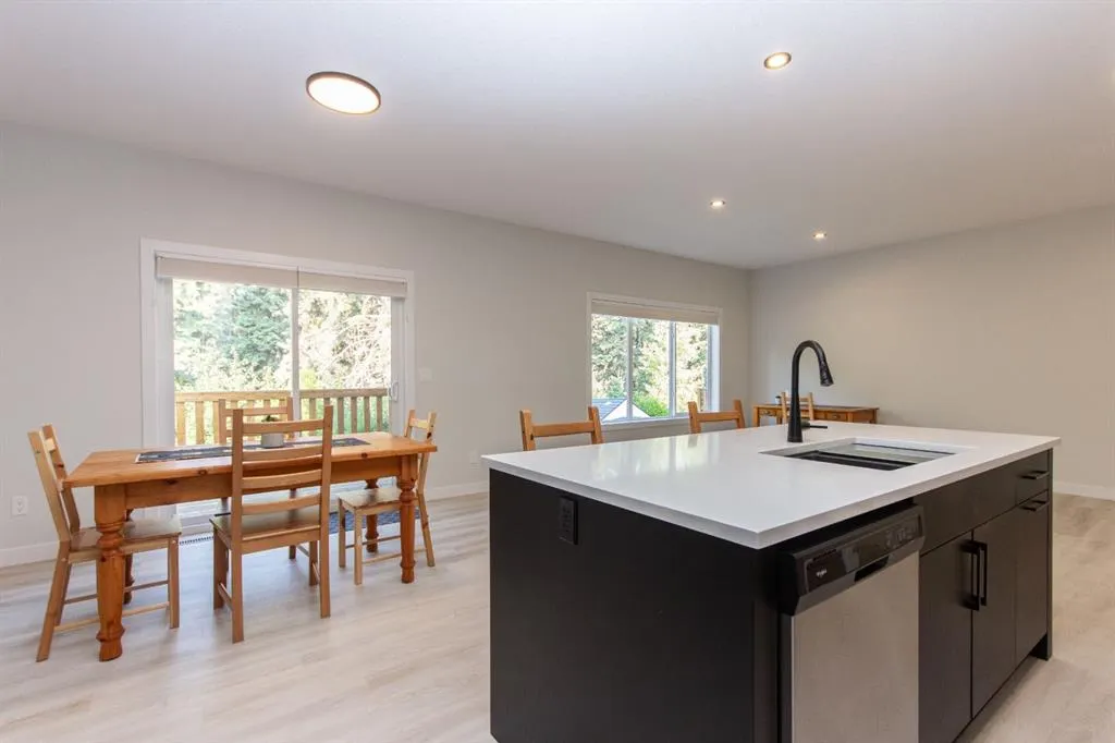 165 Thompson Crescent