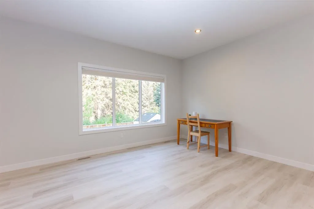 165 Thompson Crescent