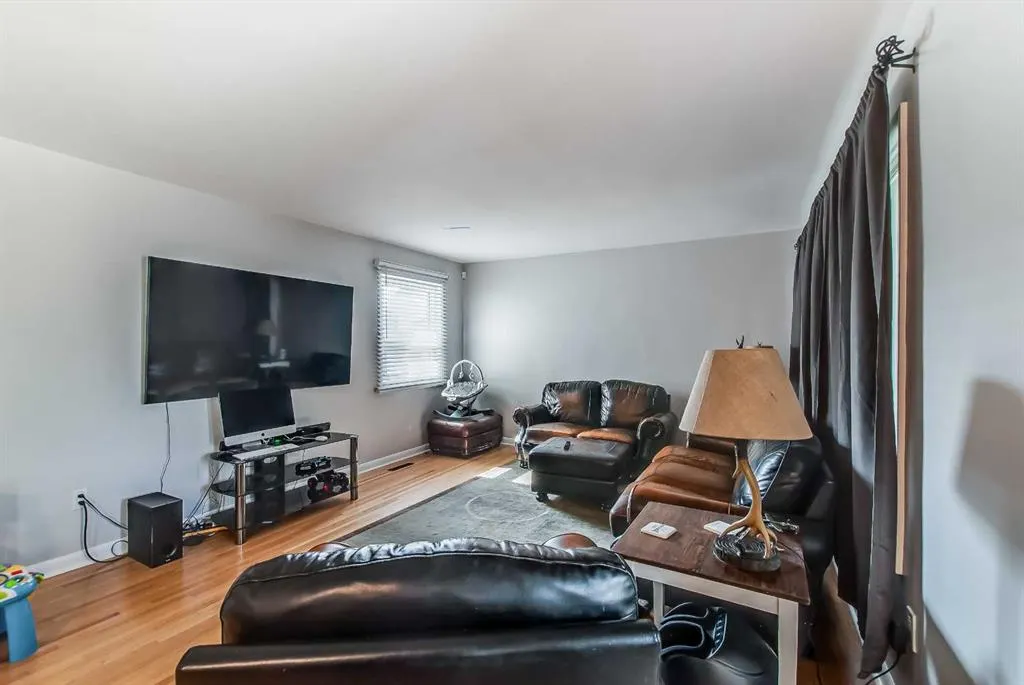 76 Bray Crescent SW