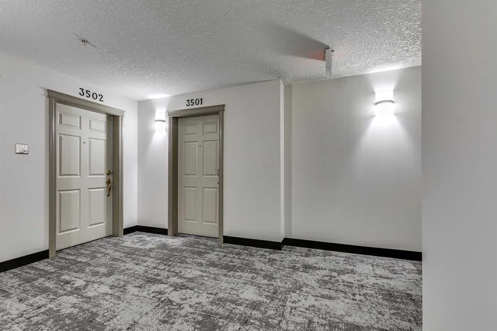 24 Hemlock Crescent SW, #3501