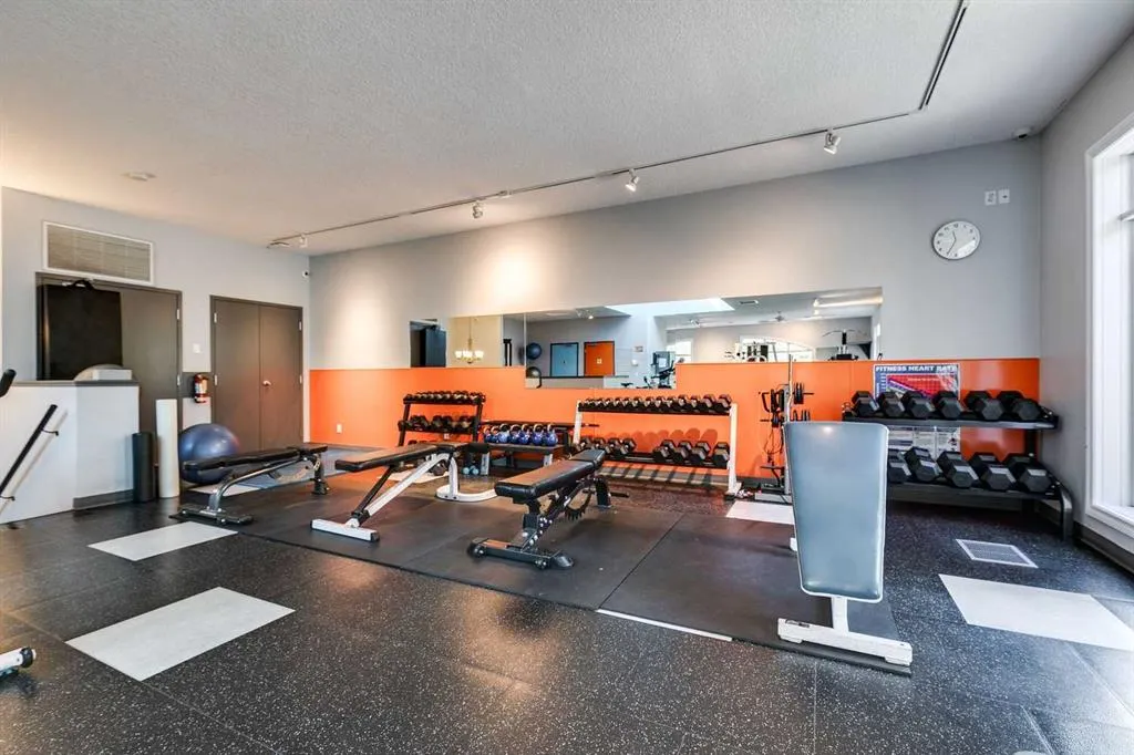 24 Hemlock Crescent SW, #3501
