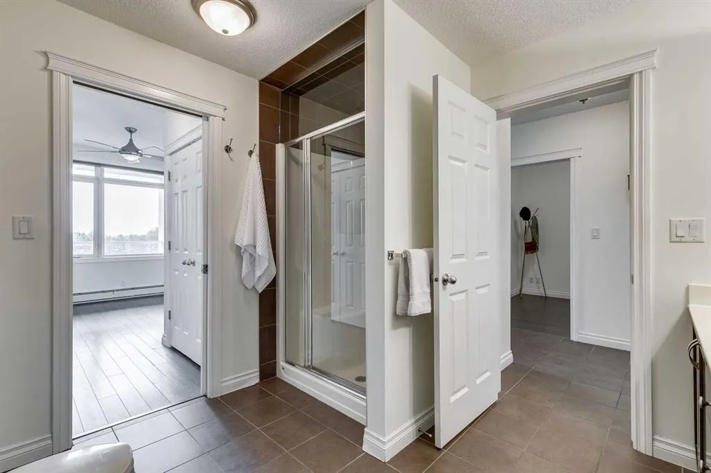24 Hemlock Crescent SW, #3501