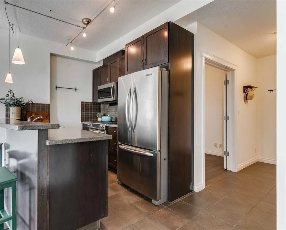 24 Hemlock Crescent SW, #3501