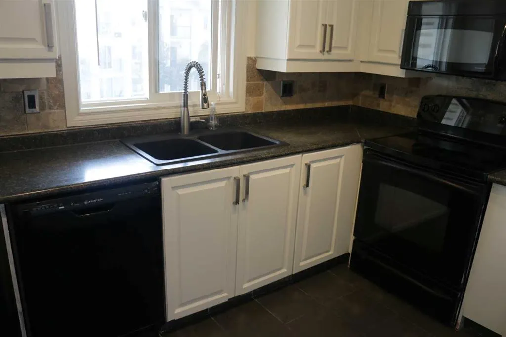 2371 Eversyde Avenue SW, #2322