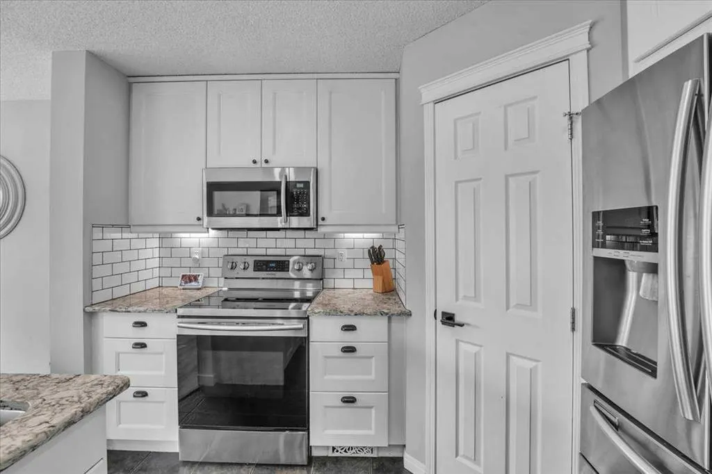 2037 Bridlemeadows Manor SW
