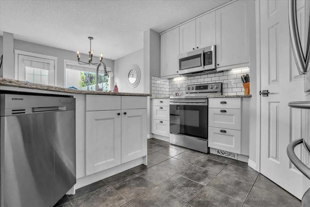 2037 Bridlemeadows Manor SW