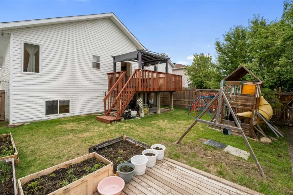 358 Hawkstone Drive NW